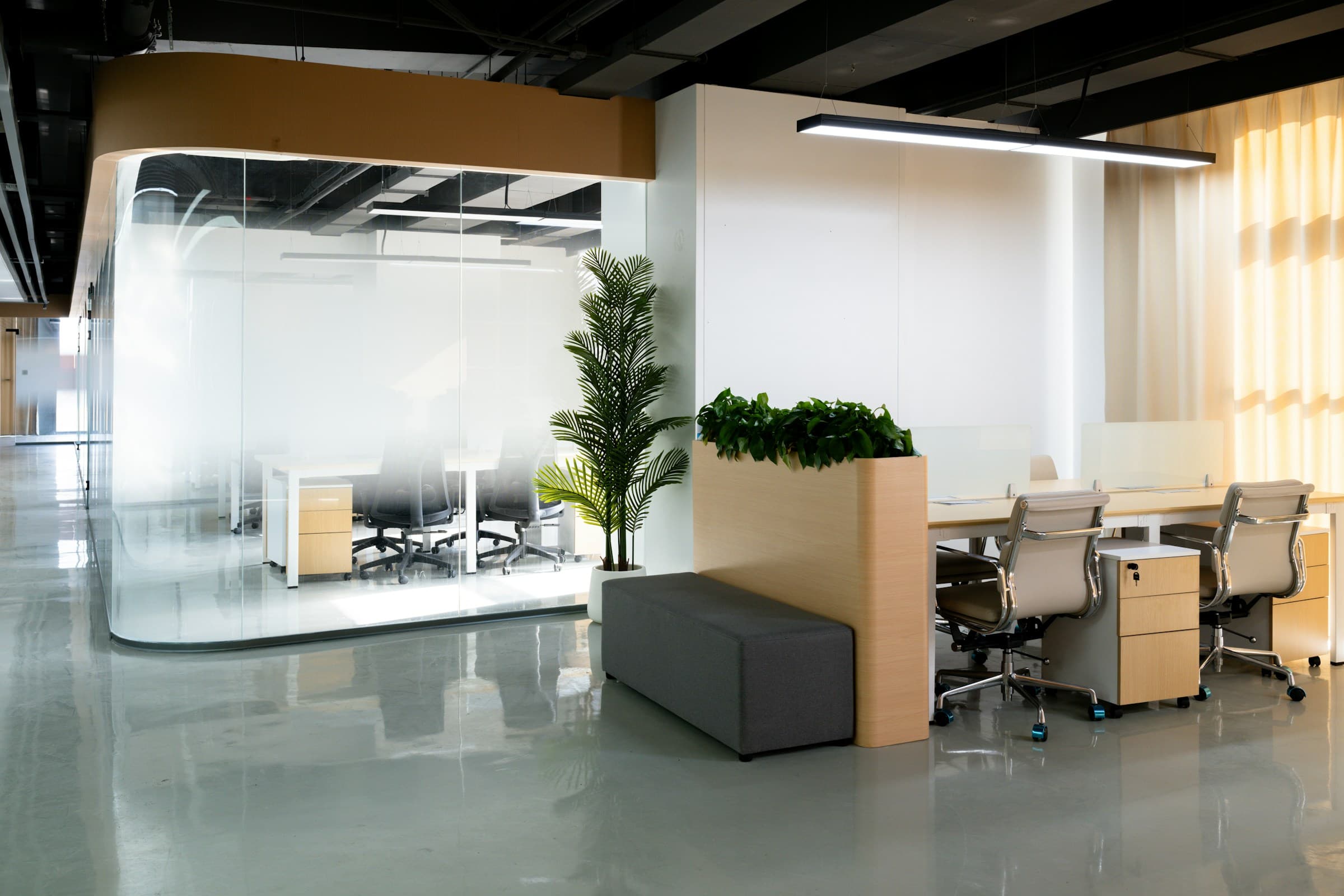 Fitted office floor with meeting rooms