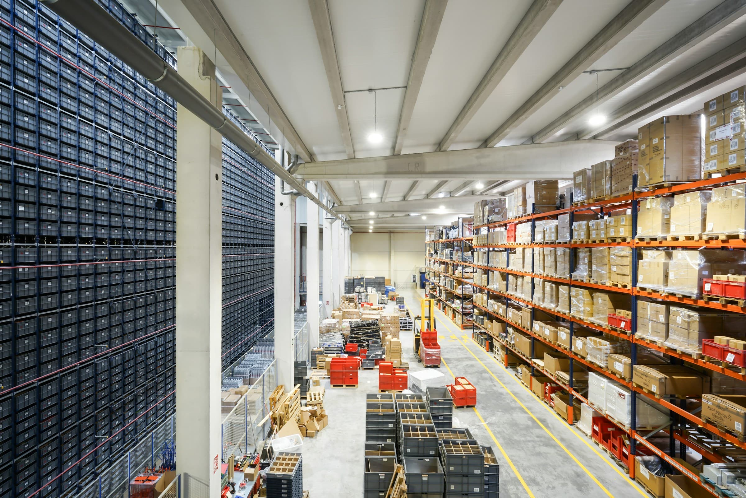 Warehouse racking with palletised goods
